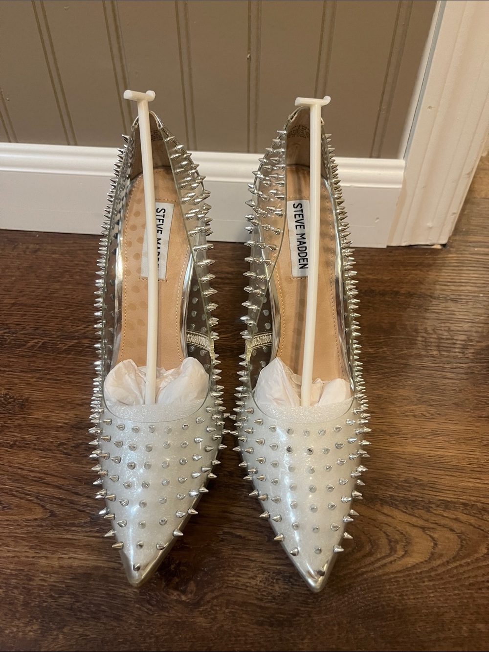 Steve Madden Silver Pointed Spike-Studded Pumps like new